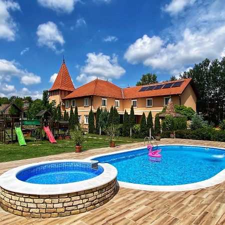 Villa Larus Палич Екстериор снимка