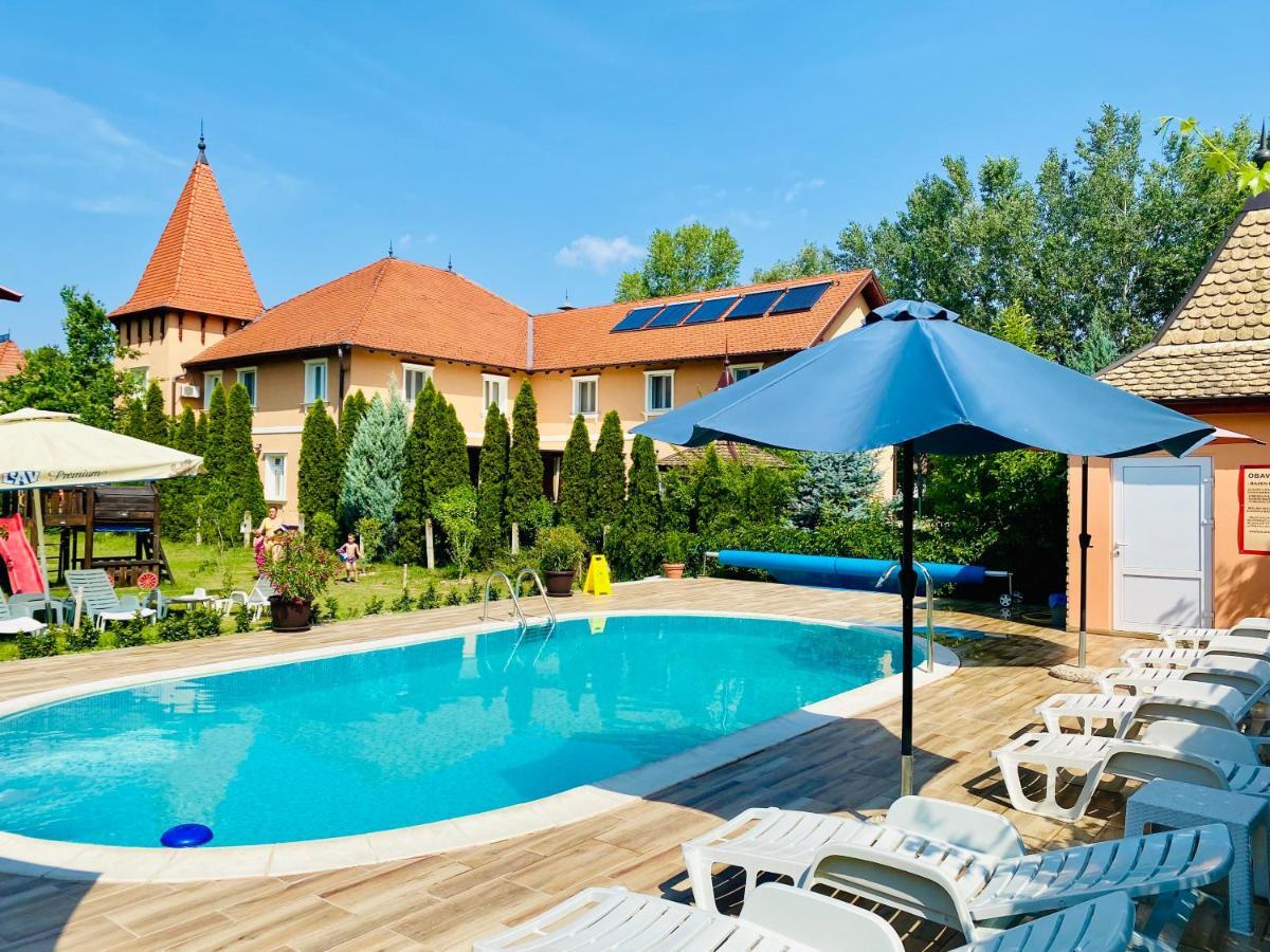 Villa Larus Палич Екстериор снимка